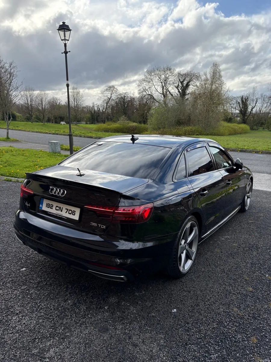 Audi A4 S-Line Black Edition - Image 3