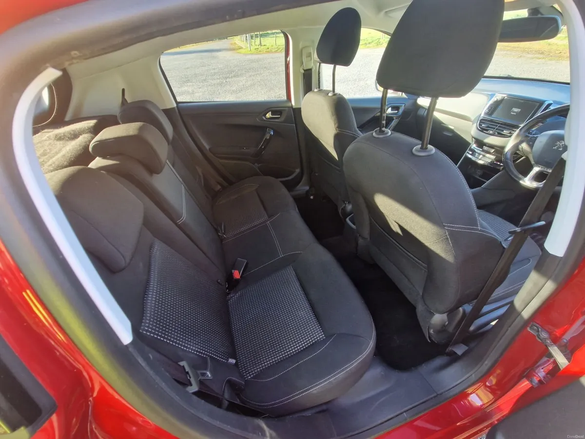 Peugeot 208 2017 - Image 3