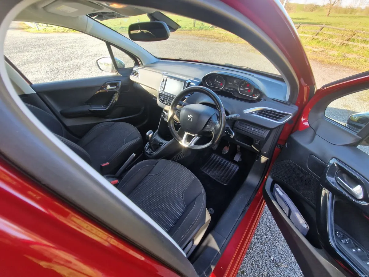 Peugeot 208 2017 - Image 4