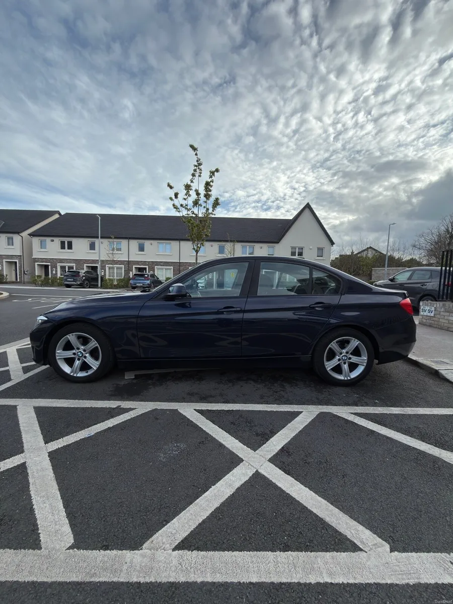 BMW 320d - auto - Image 4