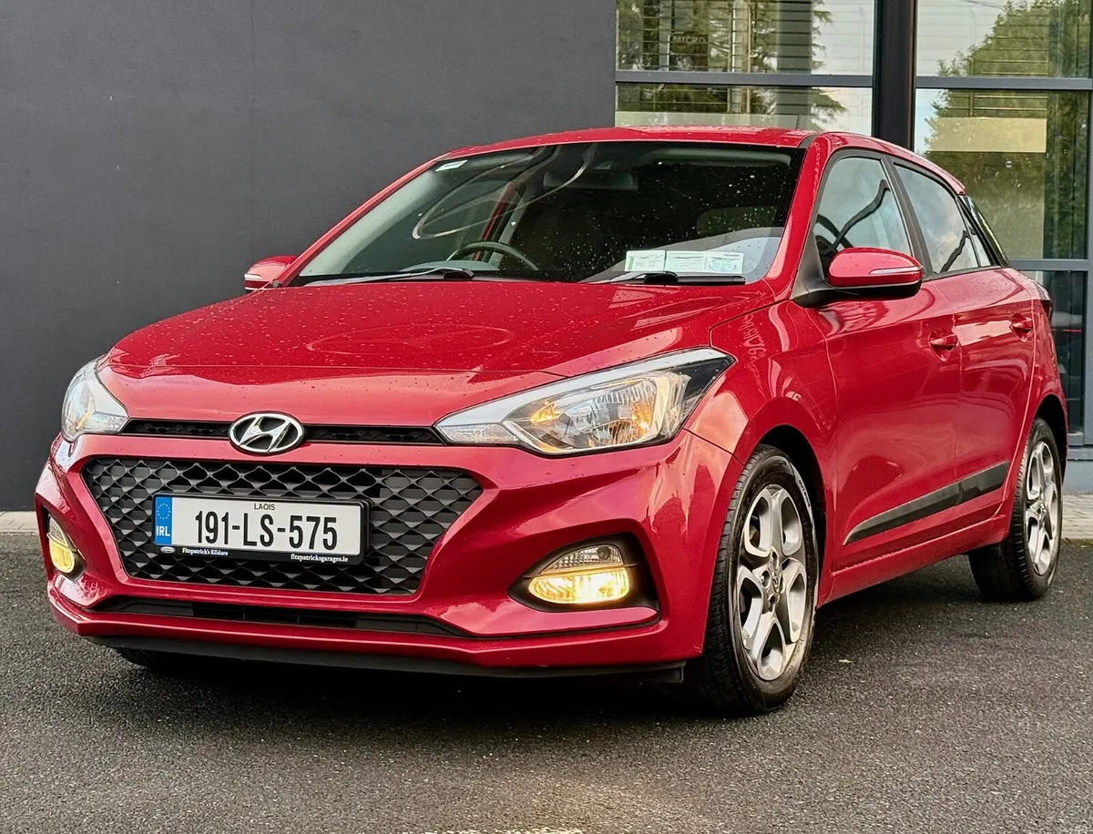 Hyundai i20 Deluxe - Full service history - Image 2