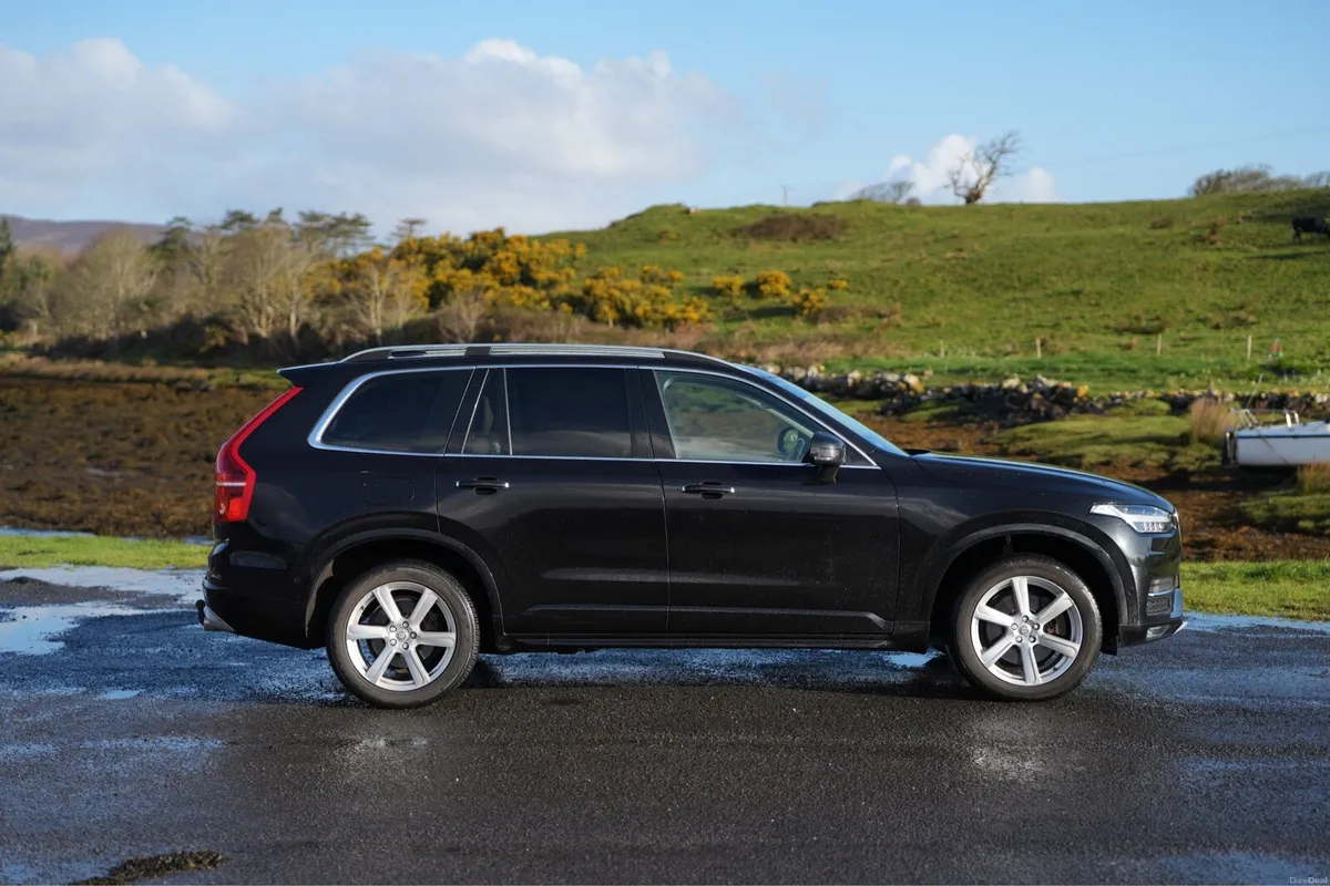 Volvo XC90 - Image 2