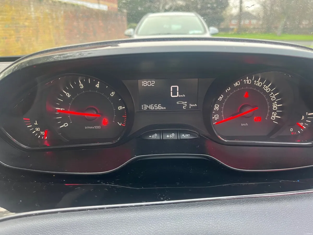 Peugeot 208 2013 - Image 4