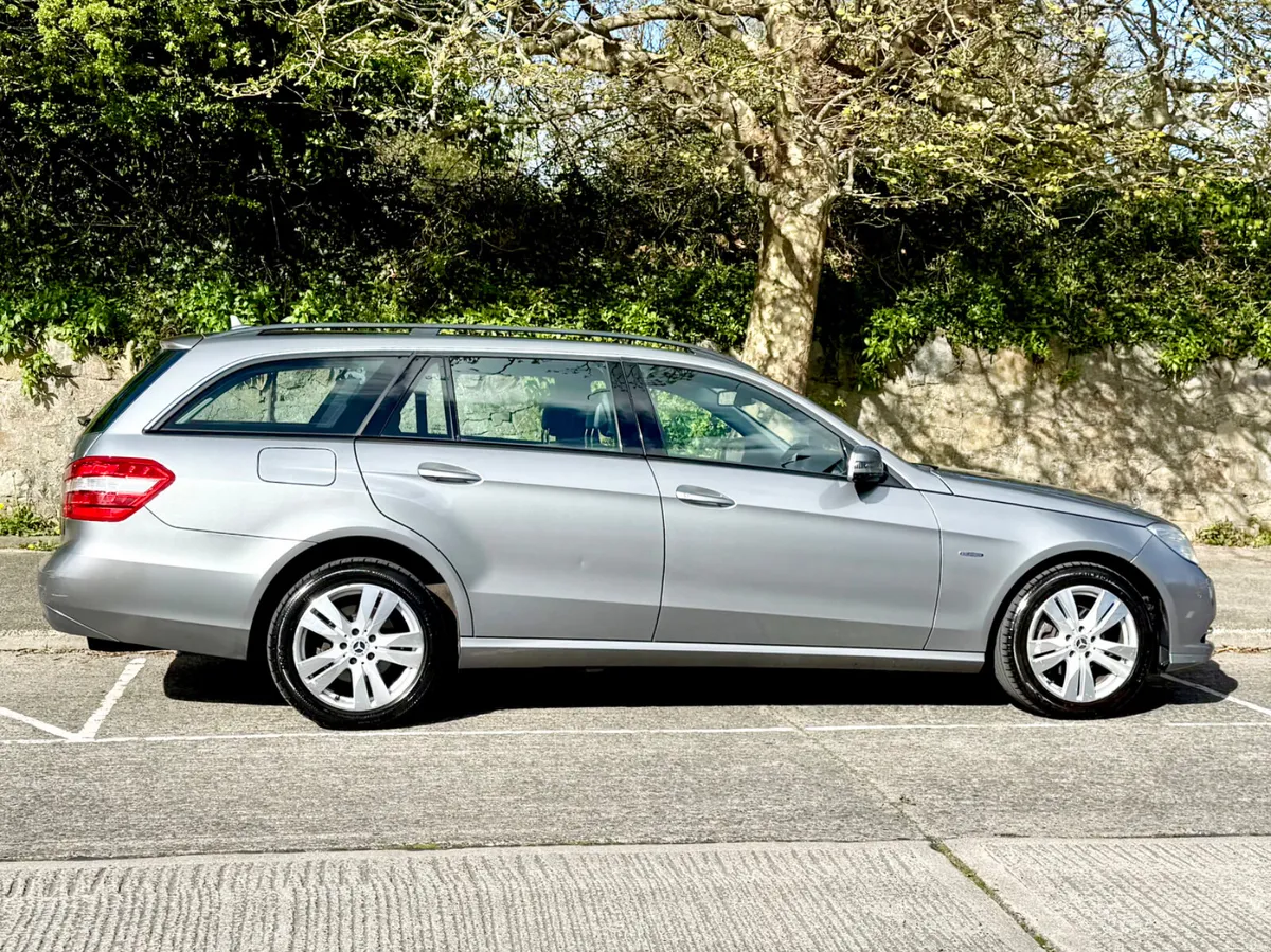 Mercedes-Benz E-Class 2012!!AUTO!!7 SEATER!!! - Image 3