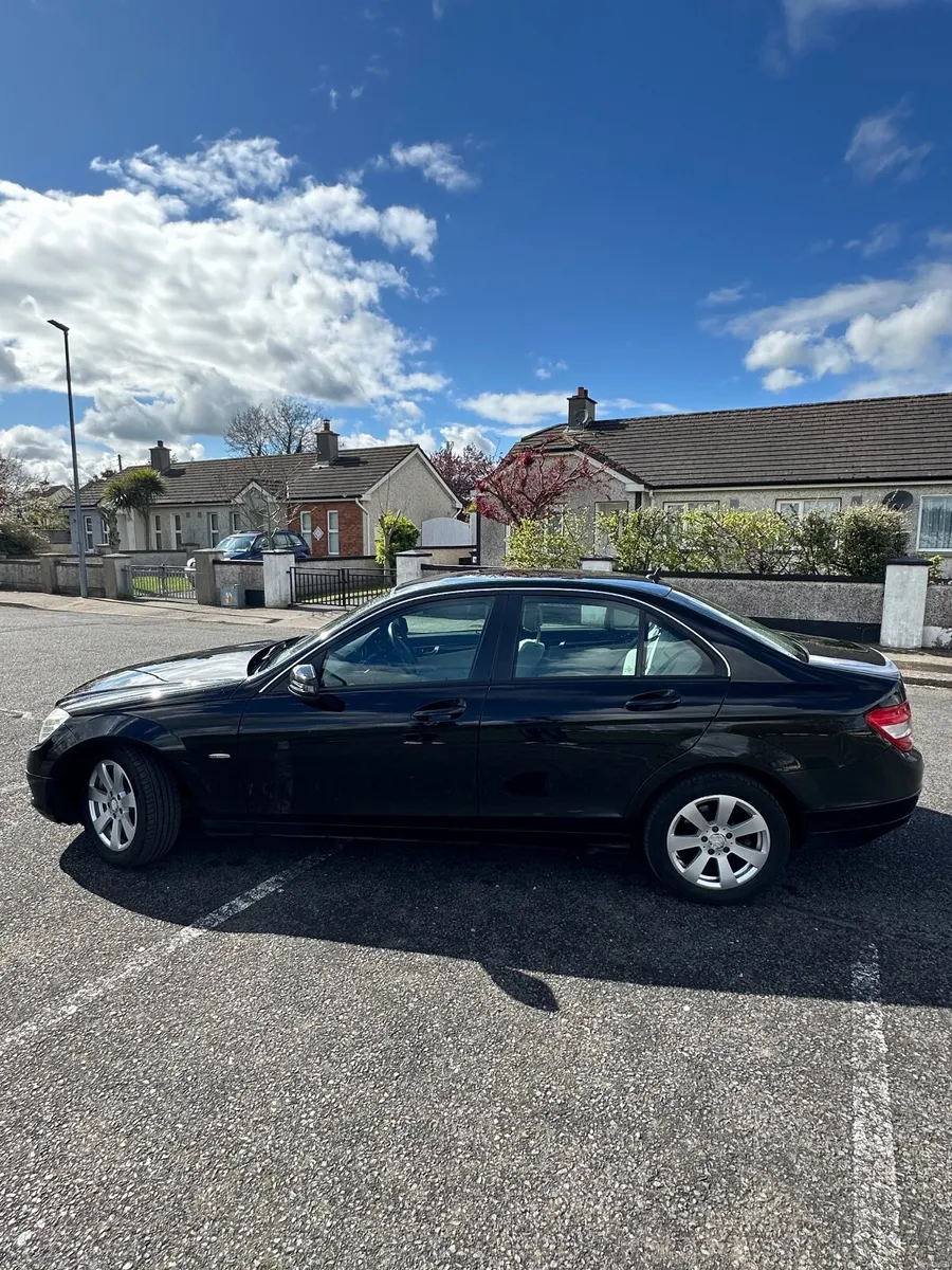 Mercedes-Benz C-Class 2010 - Image 3
