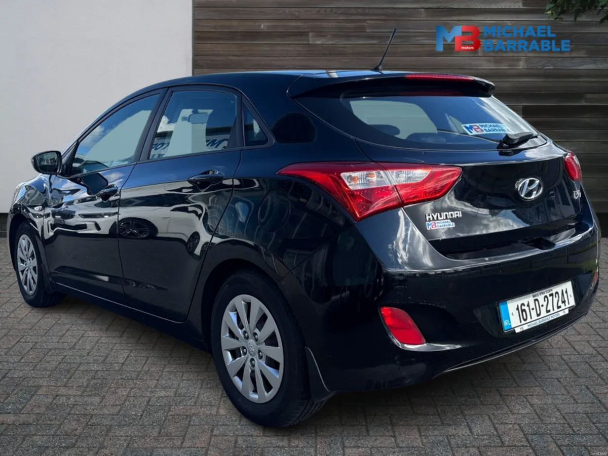 Hyundai i30 1.4 PETROL CLASSIC 5DR - Image 4