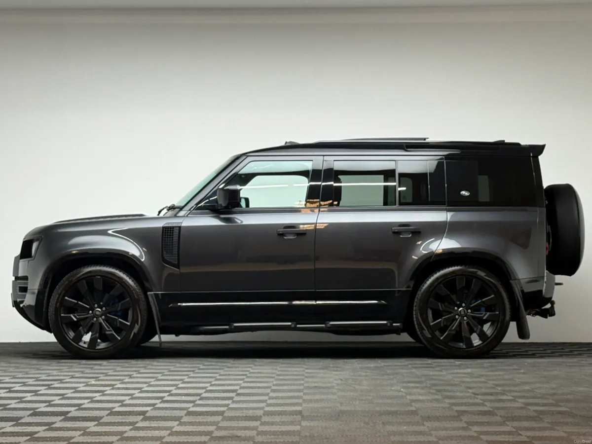 Land Rover Defender X-DYNAMIC 3.0 SD *N1 CREWCAB* - Image 4