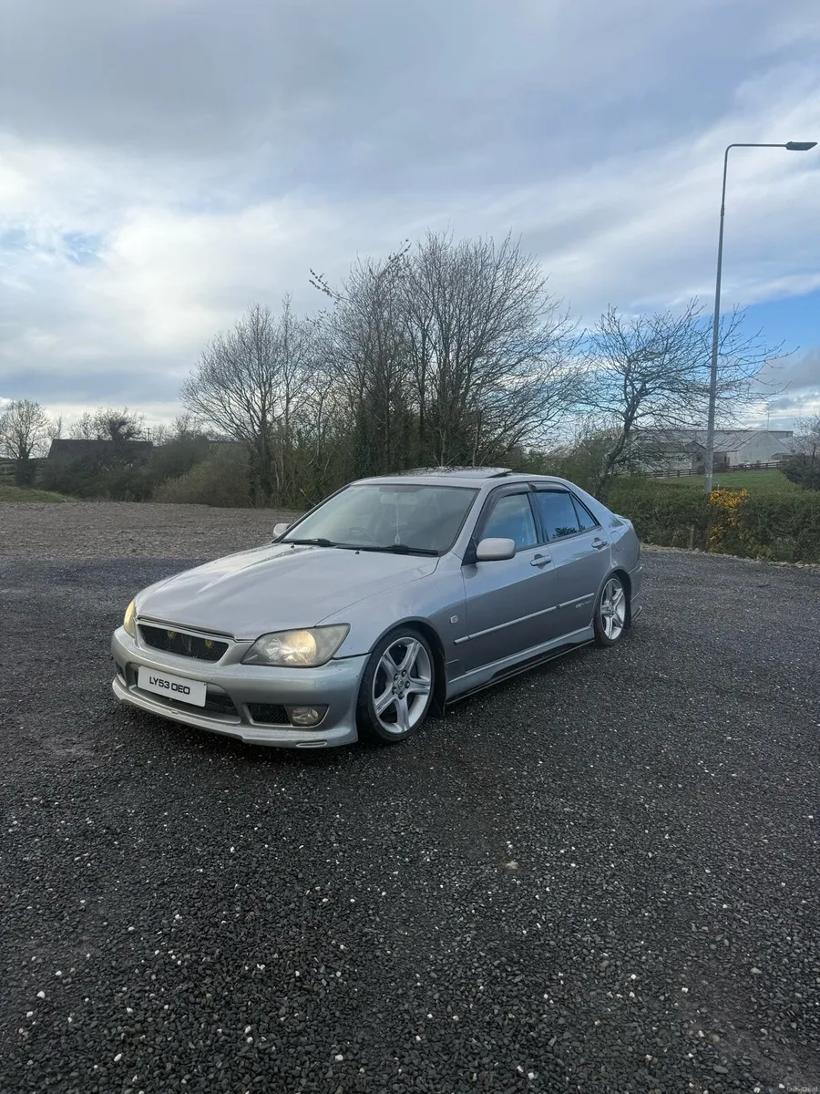 Lexus is200 le - Image 2