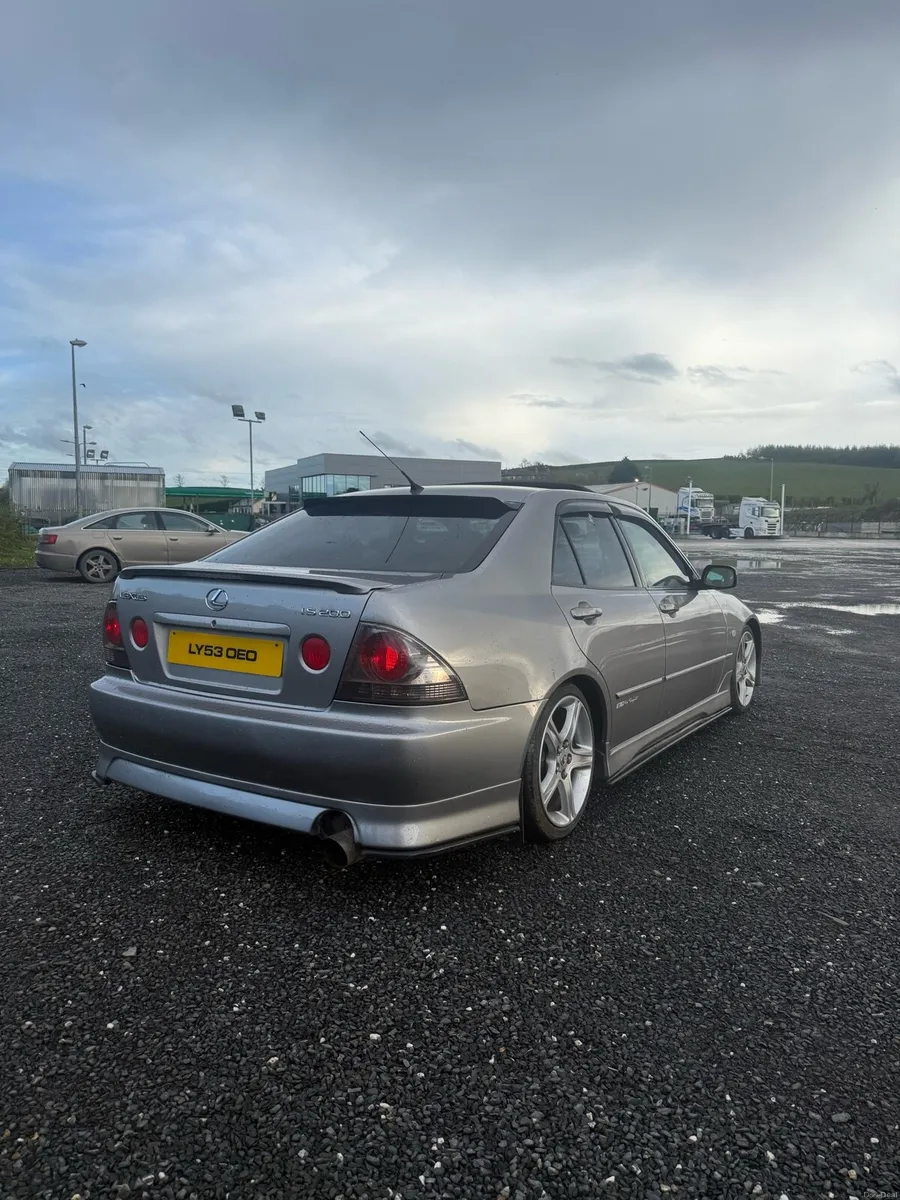 Lexus is200 le - Image 4