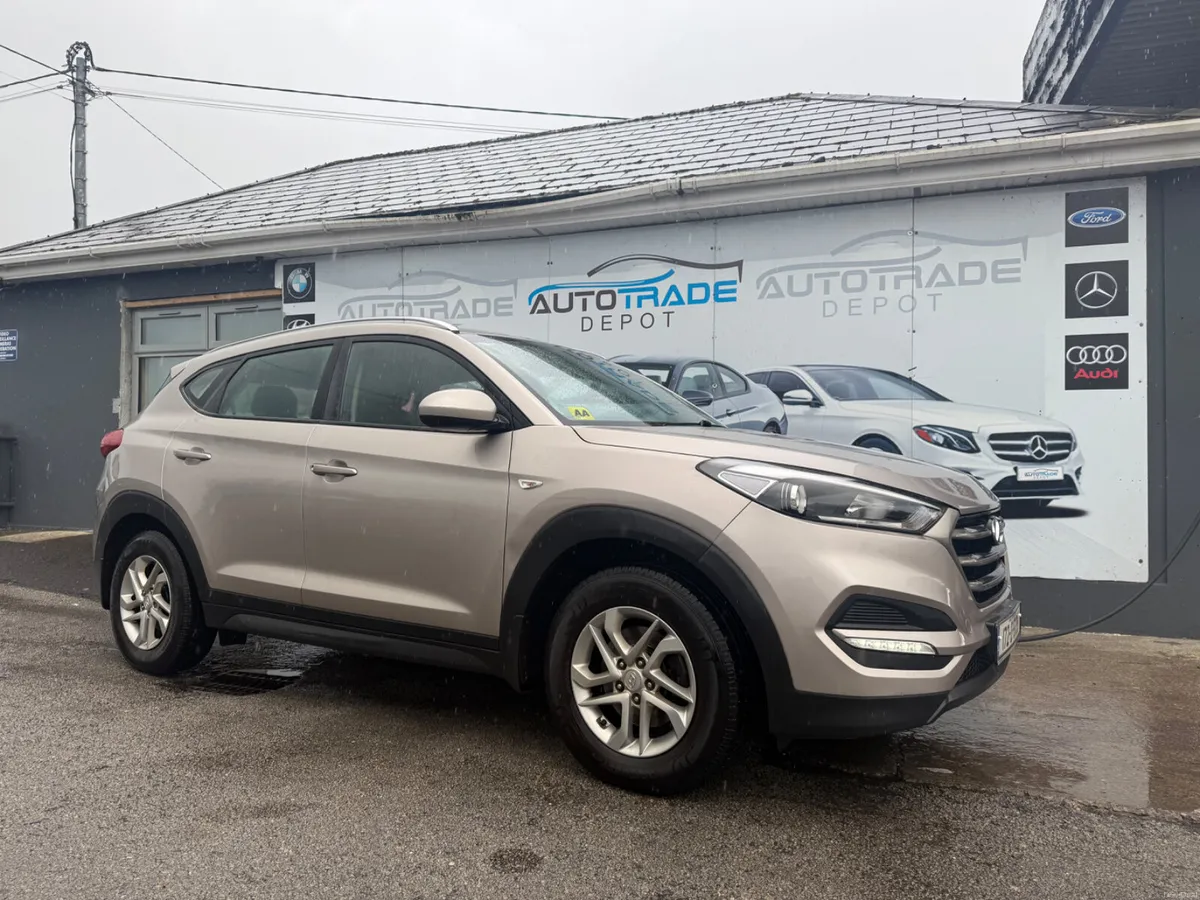 HYUNDAI TUSCON TAXED/NCTD  SERVICE HISTORY - Image 1