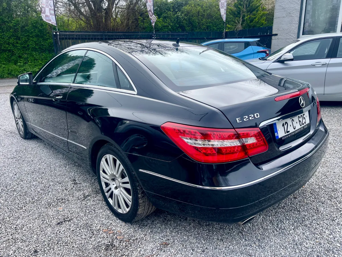12 Mercedes-Benz E220 CDI Coupe Auto - Image 3
