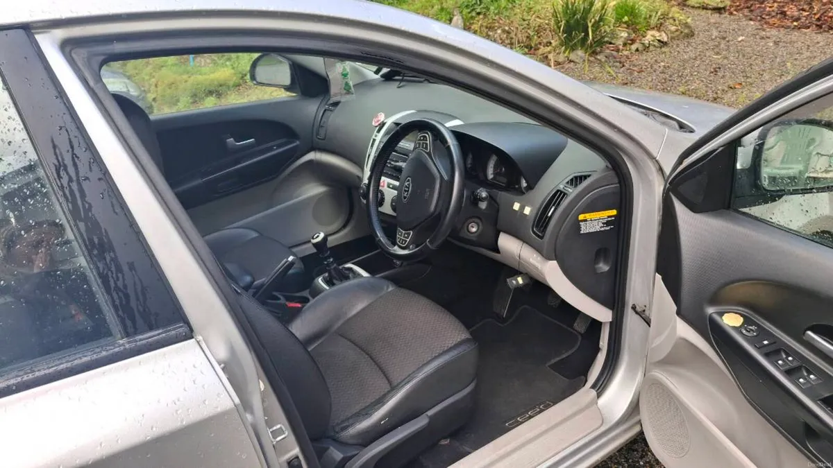 Kia Ceed (2010) - Image 3
