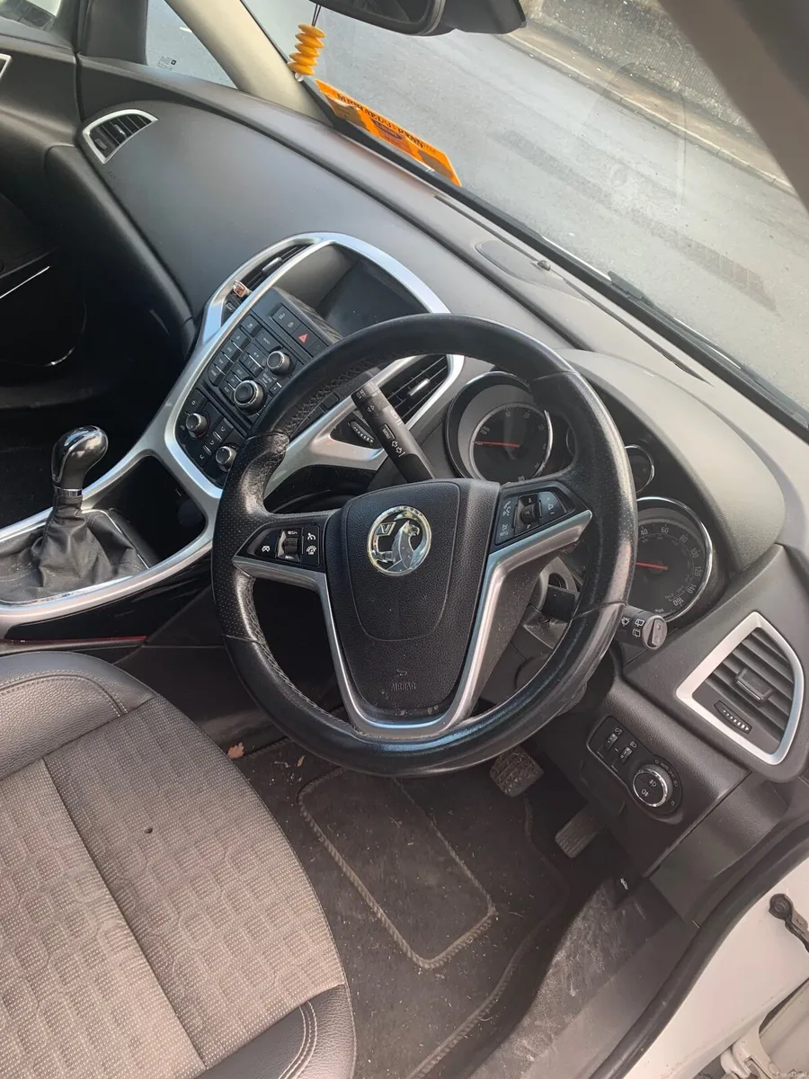 Vauxhall Astra 2014 - Image 3