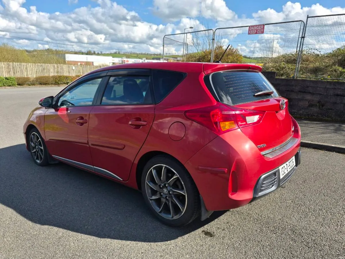 132 Toyota Auris 1.4D4D high grade Nct 01/27 - Image 4