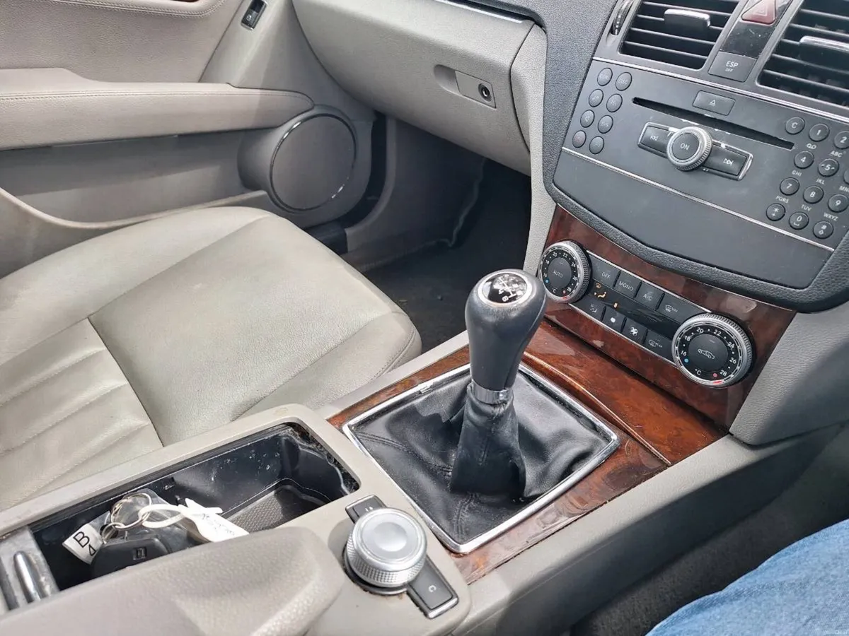 08 C200 MANUAL DIESEL READ BEFORE YOU CALL - Image 4