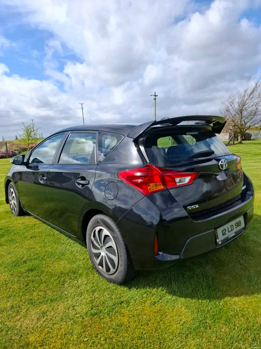 Toyota Auris 2012 D-4D - Image 2