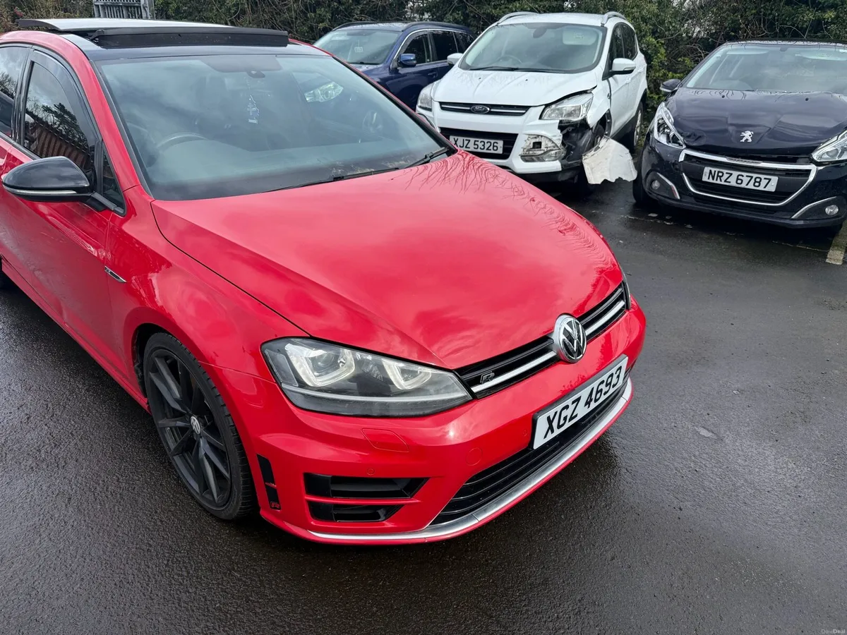 Volkswagen Golf R Damaged - Image 2