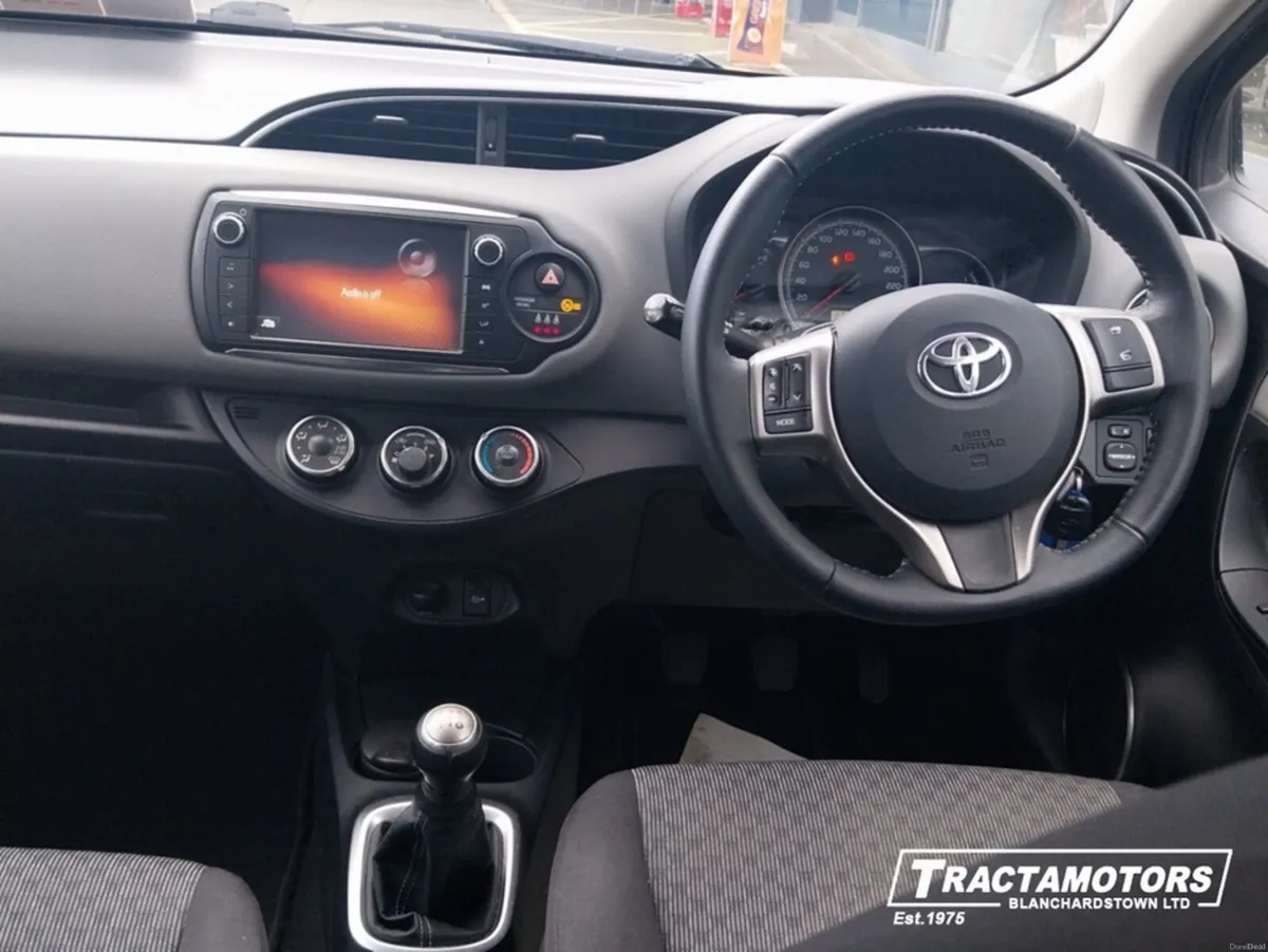 Toyota Yaris 1.0 LUNA MC 4DR - Image 2