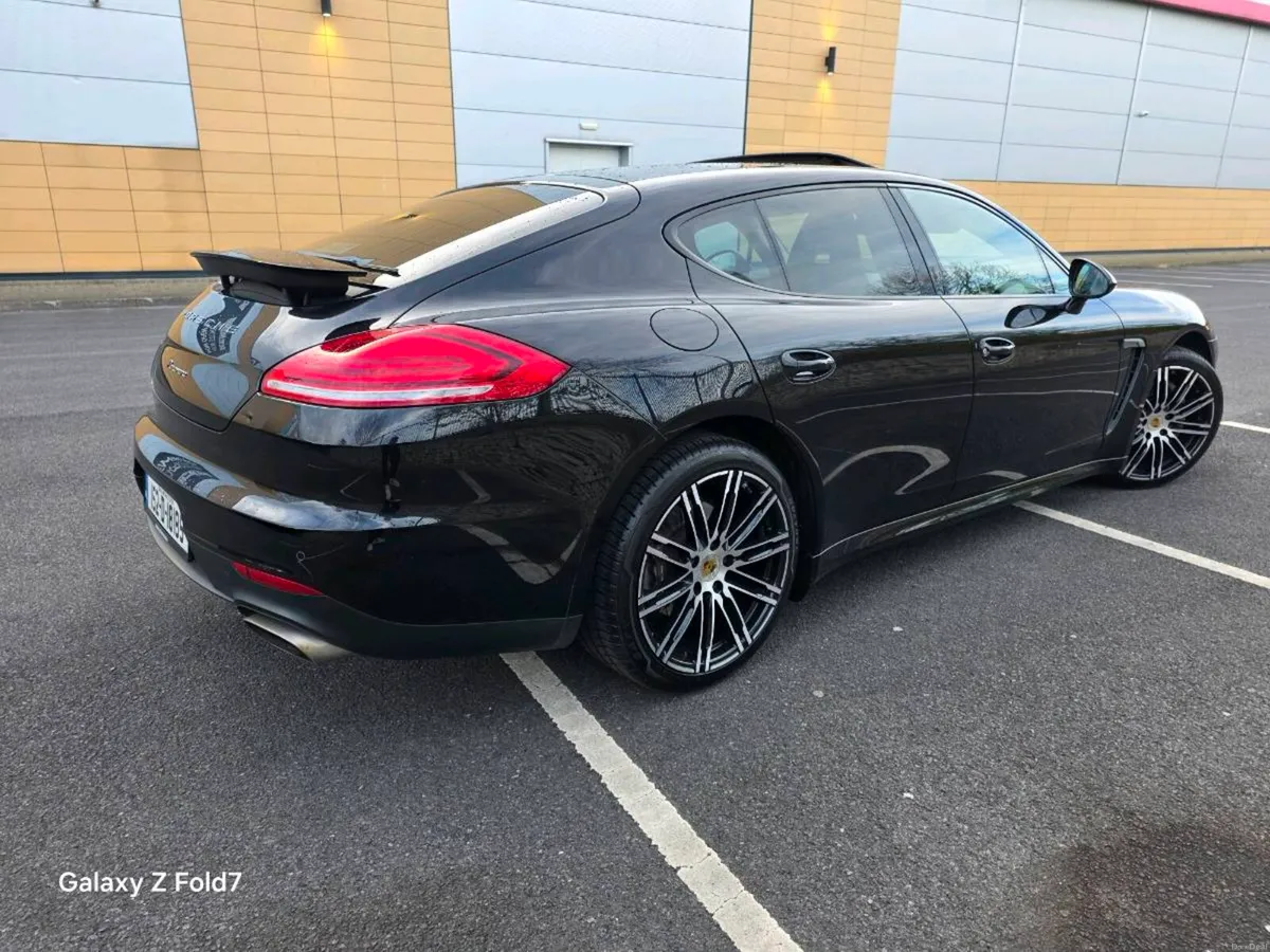 Porsche Panamera GranTourismo Diesel - Image 2