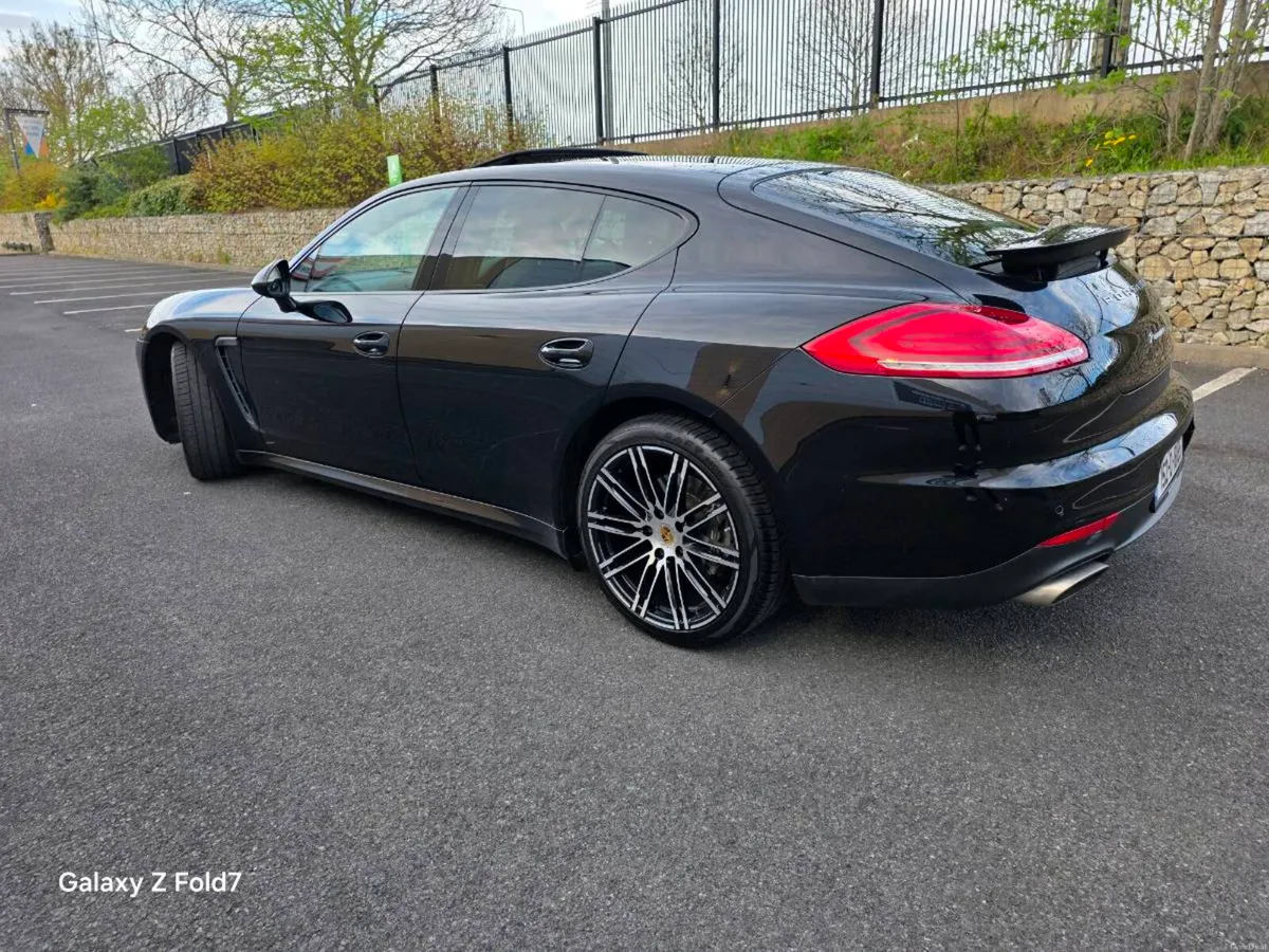 Porsche Panamera GranTourismo Diesel - Image 3