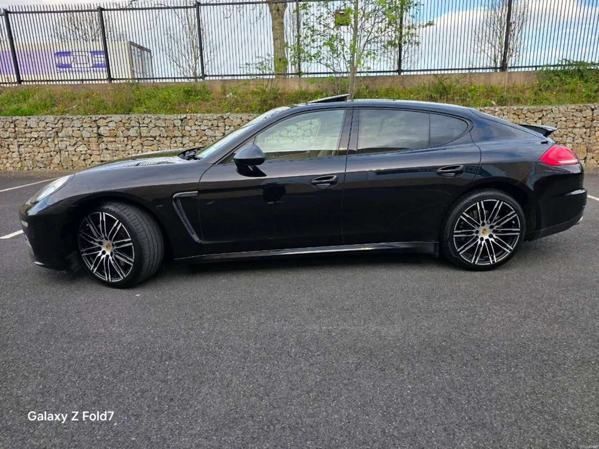 Porsche Panamera GranTourismo Diesel - Image 4