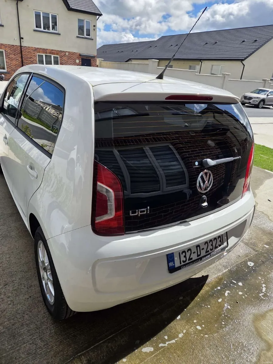 Volkswagen up! 2013 - Image 2