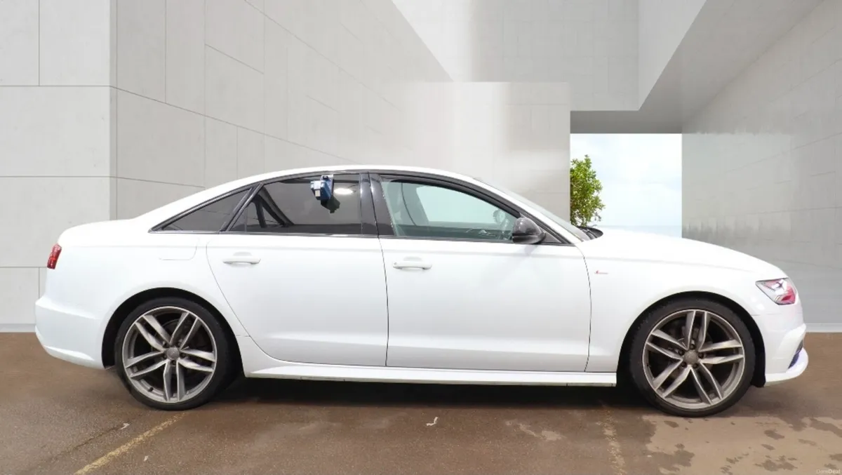 Audi A6 Sline Quattro Black EDITION - Image 3