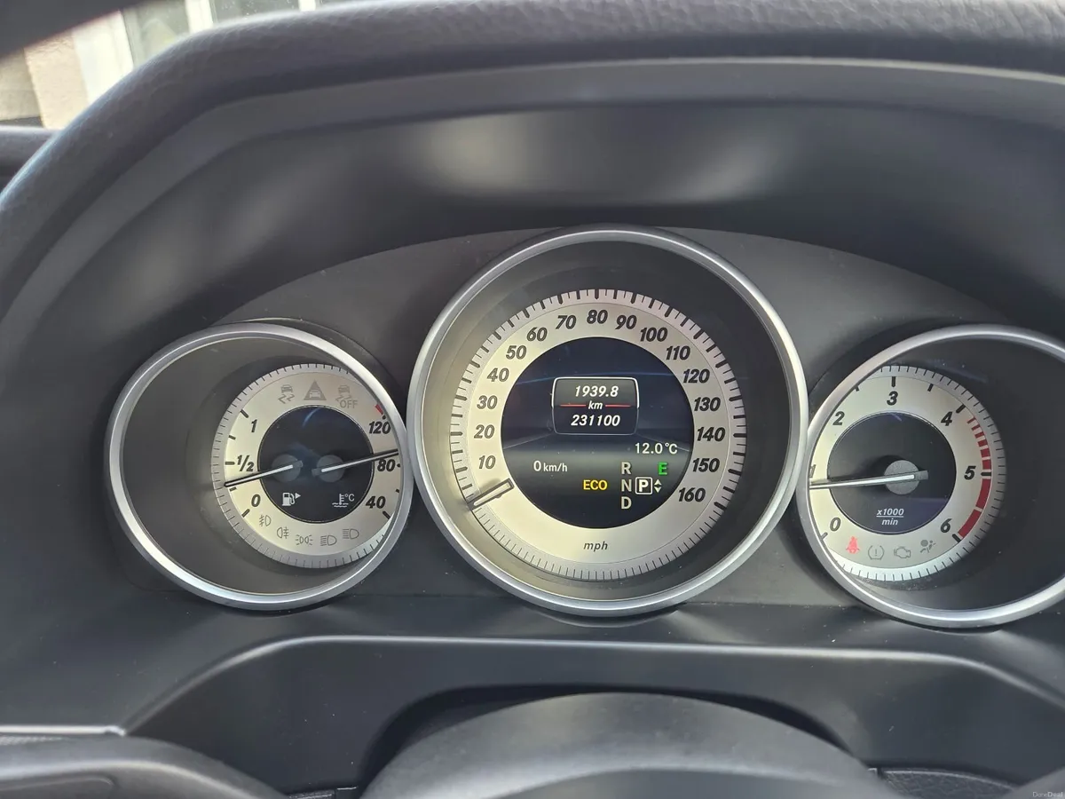 Mercedes-Benz E-Class 2015 - Image 4