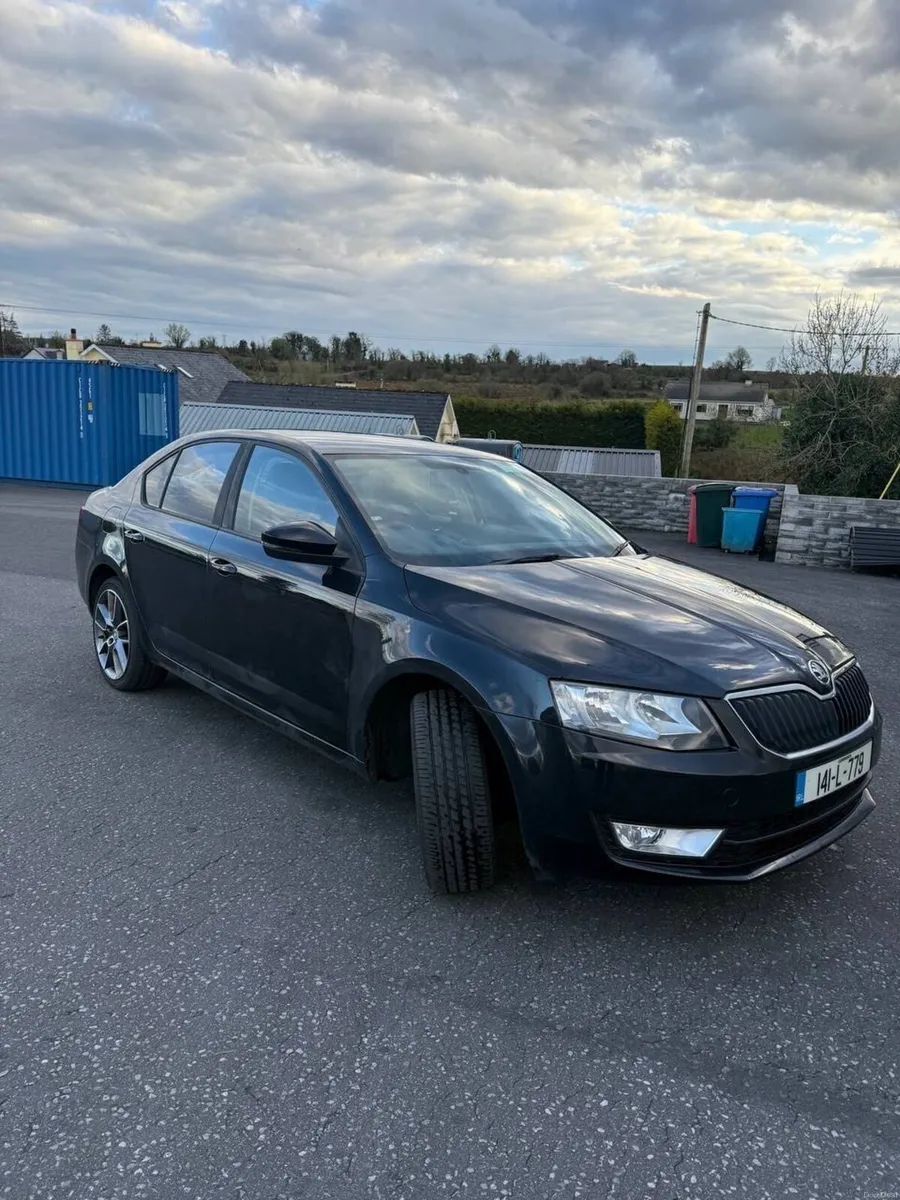 Skoda Octavia 2014 Low mileage - Image 2