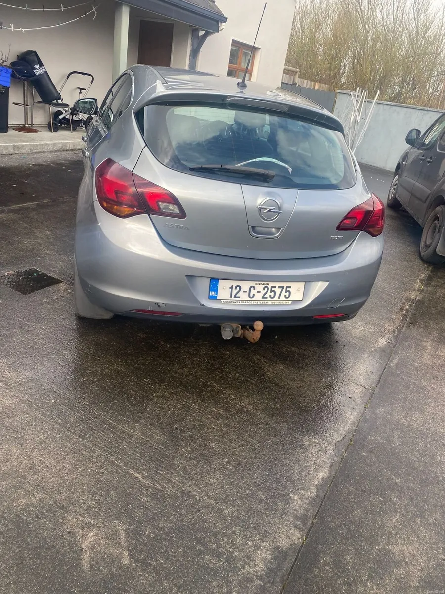 Opel Astra 2012 - Image 4
