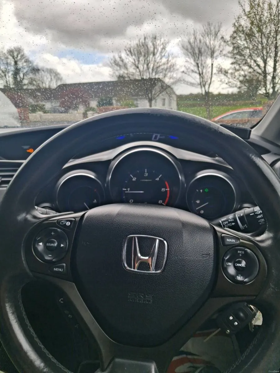 Honda Civic 2013 Grey - Image 3