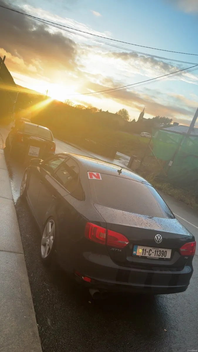 2011 Volkswagen Jetta - Image 4