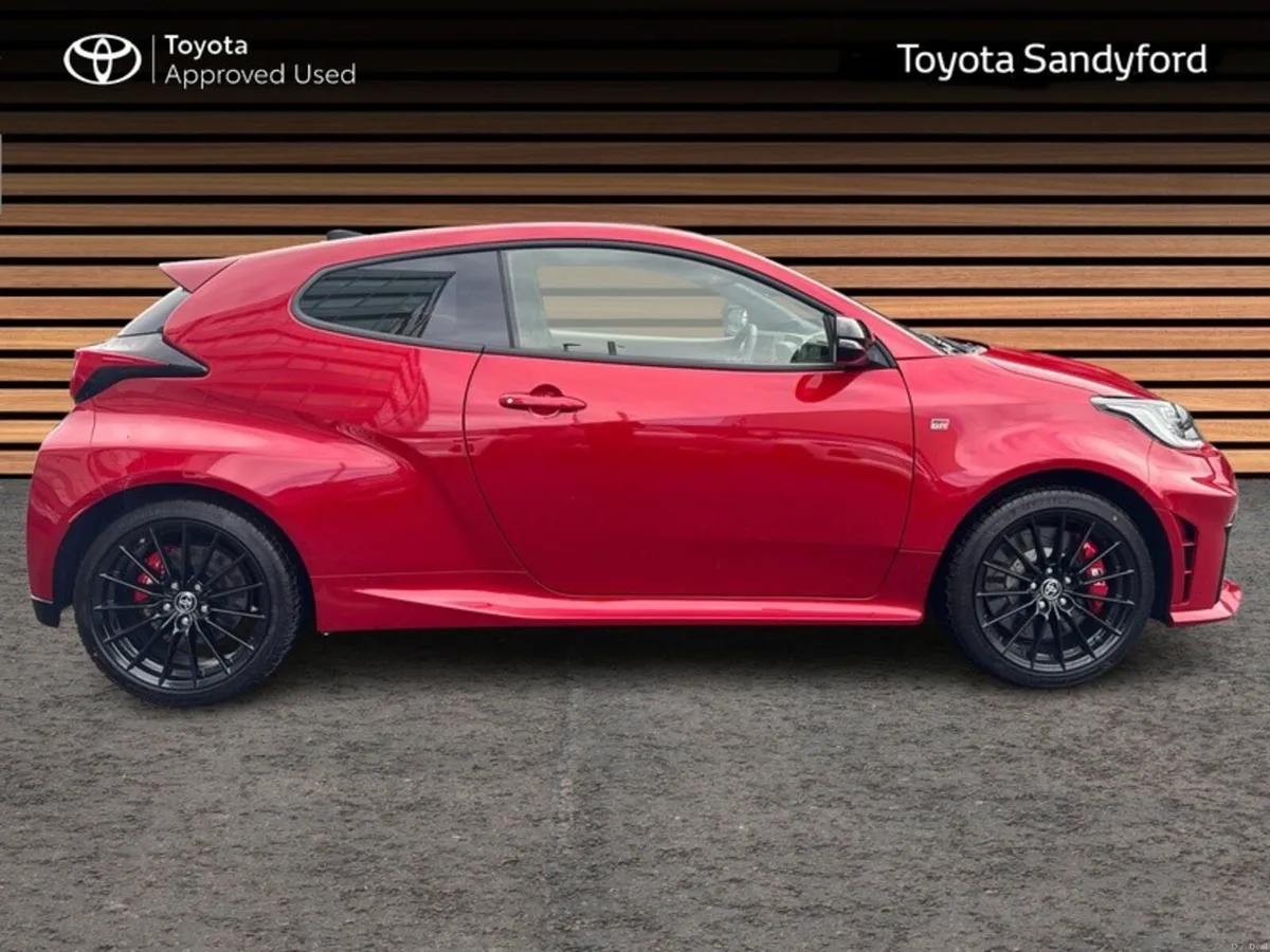 Toyota GR Yaris GR YARIS RARE CAR MANUAL - ZERO MI - Image 3