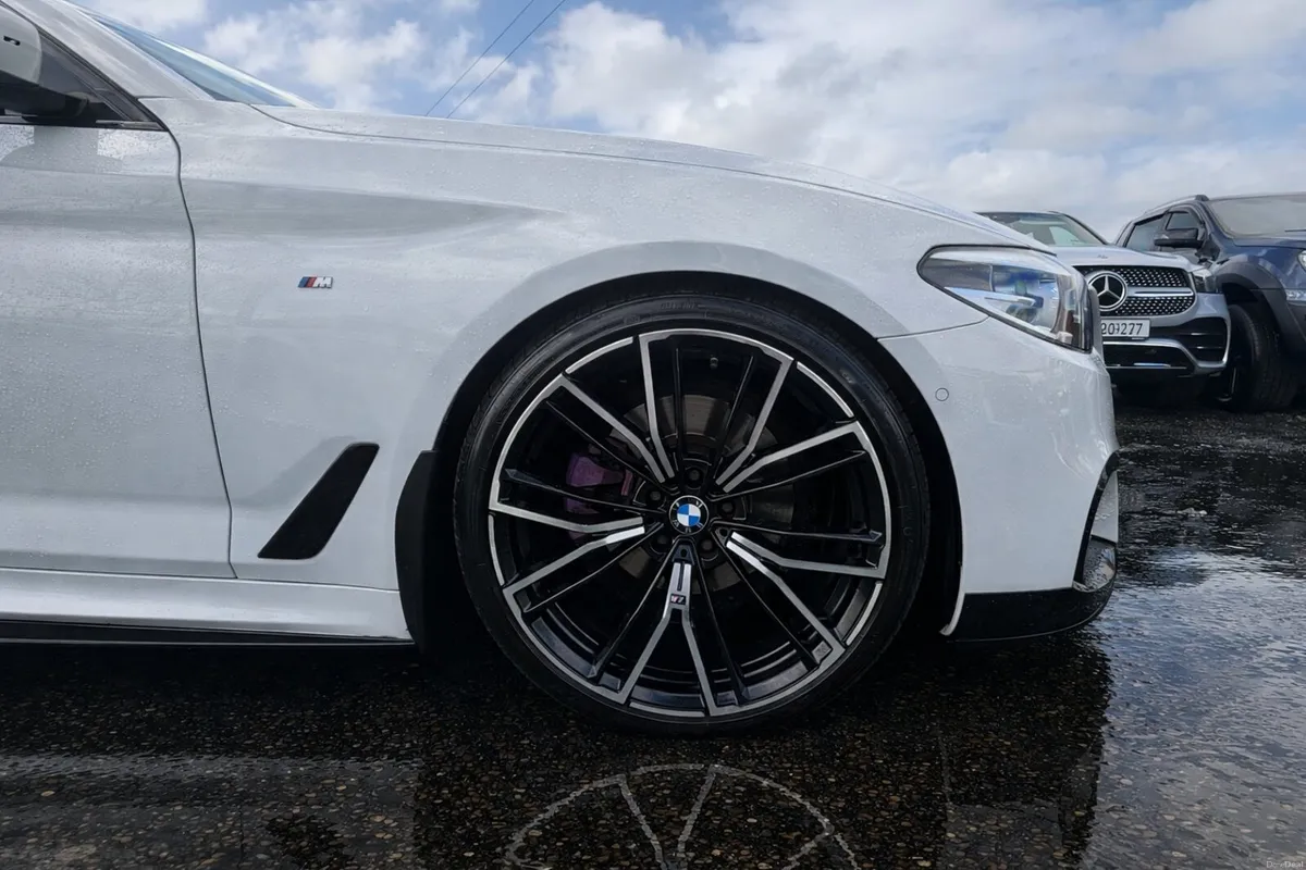 191 BMW 520D M SPORT ALPINE WHITE - Image 3