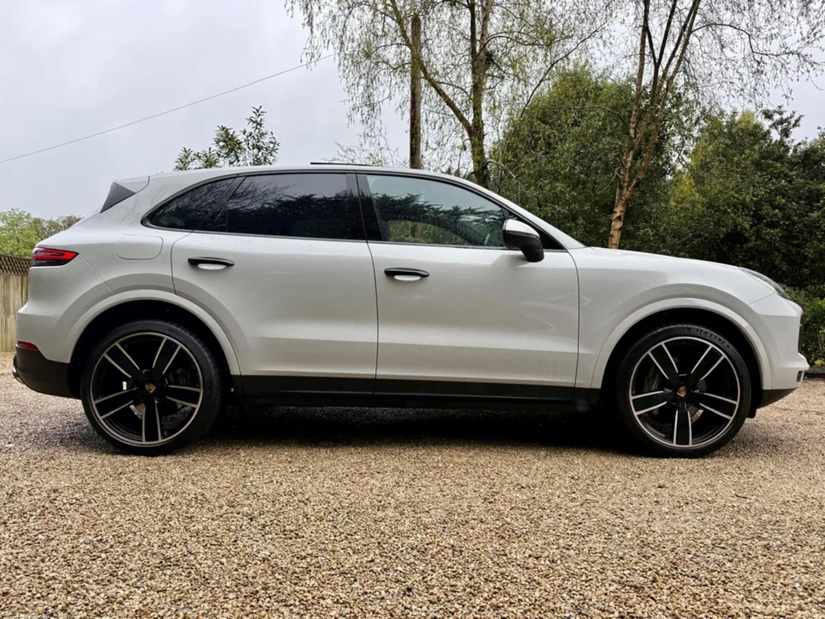 Porsche Cayenne 3.0 V6 E-HYBRID - Image 4