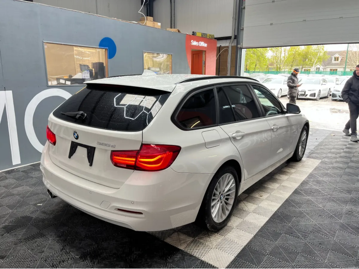BMW 3-Series 2018 BMW 320D TOURING 2.0 AUTOMATIC / - Image 2