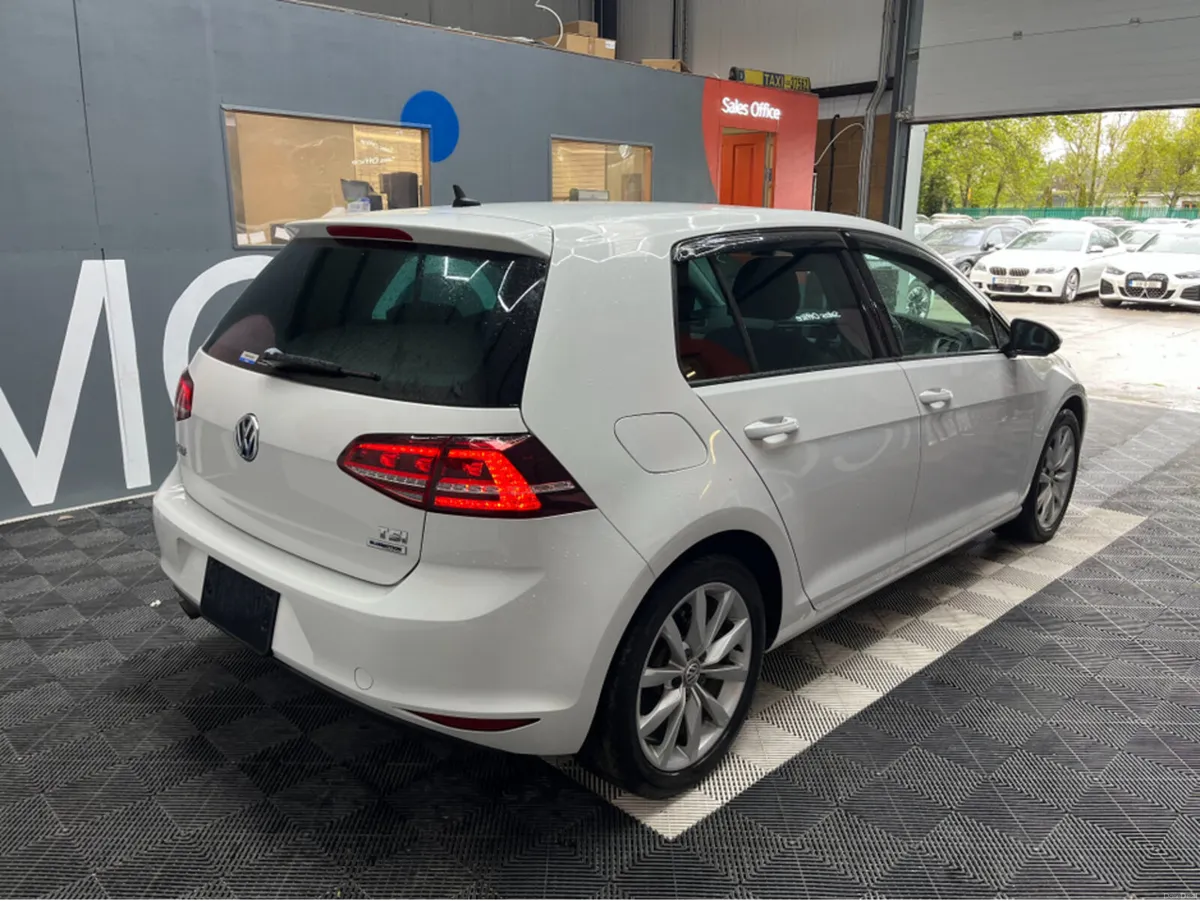 Volkswagen Golf 2017 VOLKSWAGEN GOLF TSI COMFORT C - Image 2