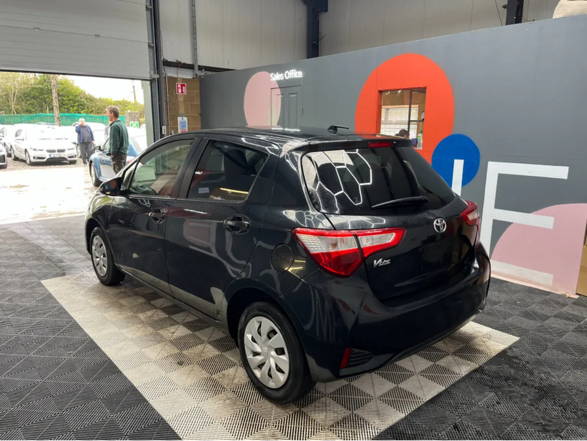 Toyota Vitz 2018 TOYOTA VITZ F 1.0 AUTOMATIC - Image 4