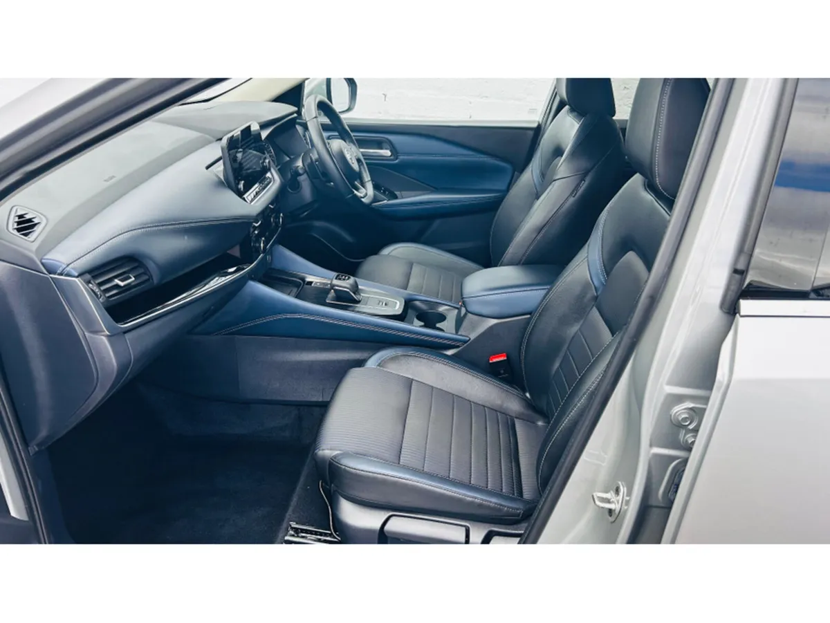 Nissan Qashqai AUTOMATIC WITH VERY LOW MILEAGE 1.3 - Image 3