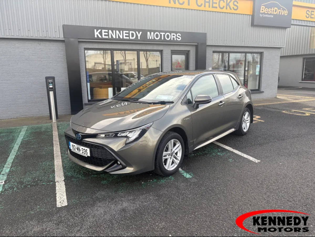 Toyota Corolla LUNA H/B 4DR AUTO HYBRID - Image 1