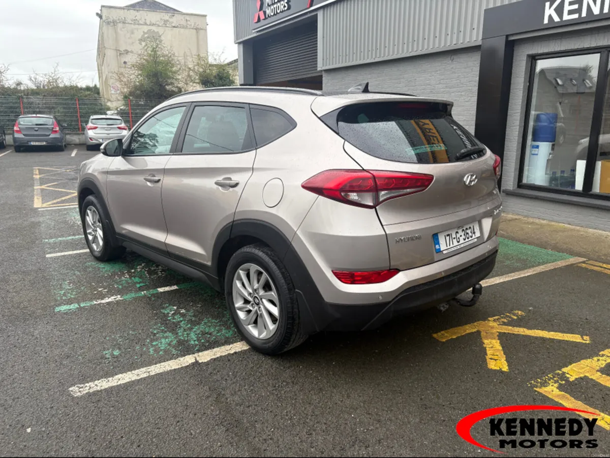 Hyundai Tucson IX35 1.7 PREMIUM 5DR - Image 2
