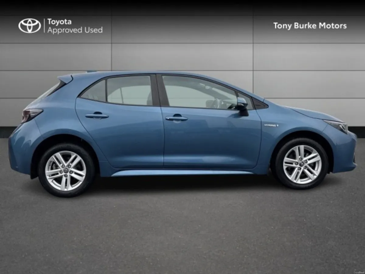 Toyota Corolla Hatchback 5dr Hybrid - Luna Edition - Image 3