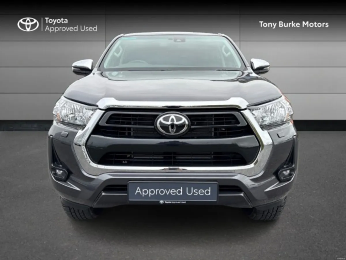 Toyota Hilux - Save EUR 3,735 - Double Cab - 2.8D - Image 4
