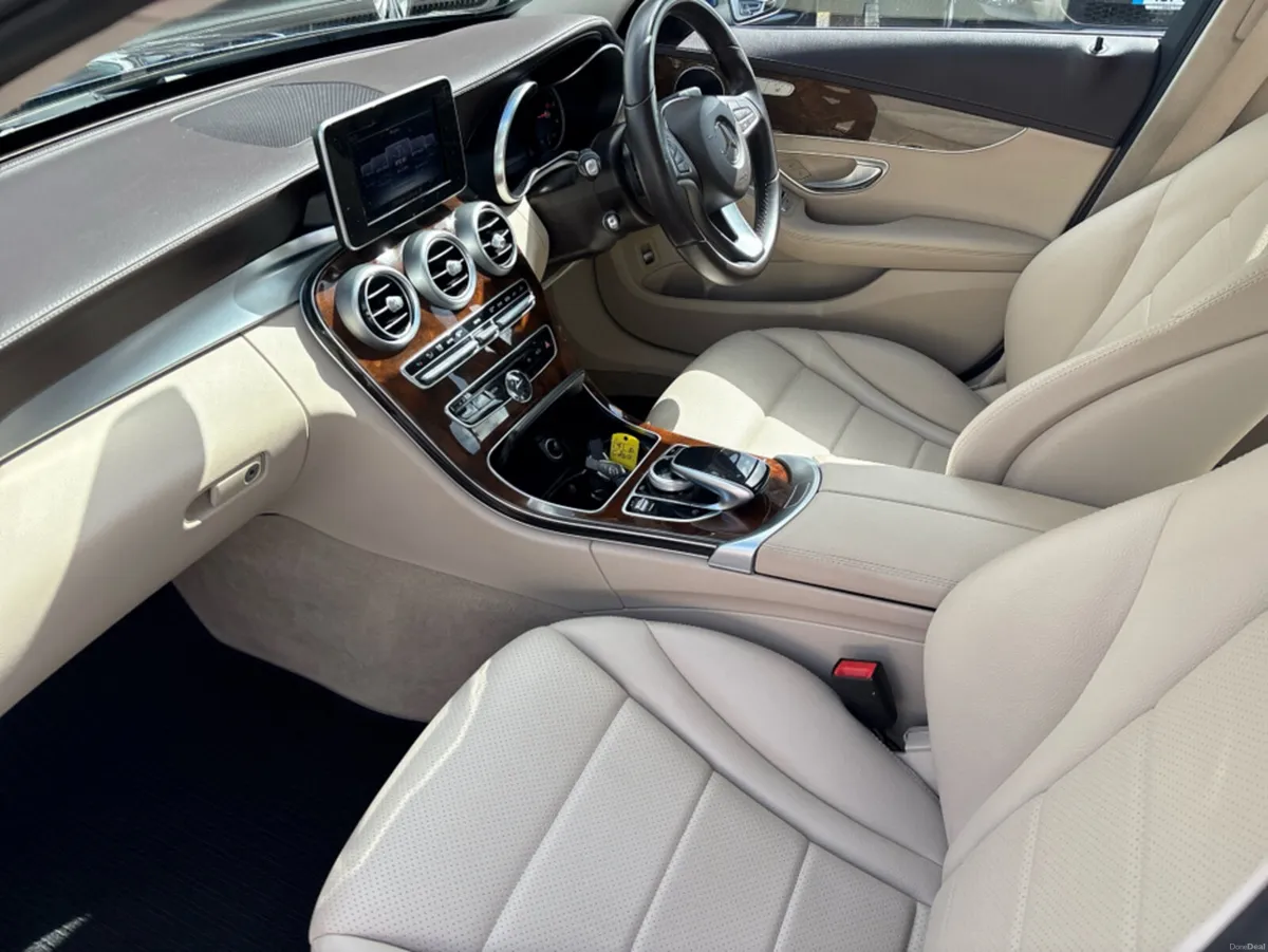 Mercedes-Benz C-Class 200 D EXCLUSIVE 4DR A AUTO - Image 3