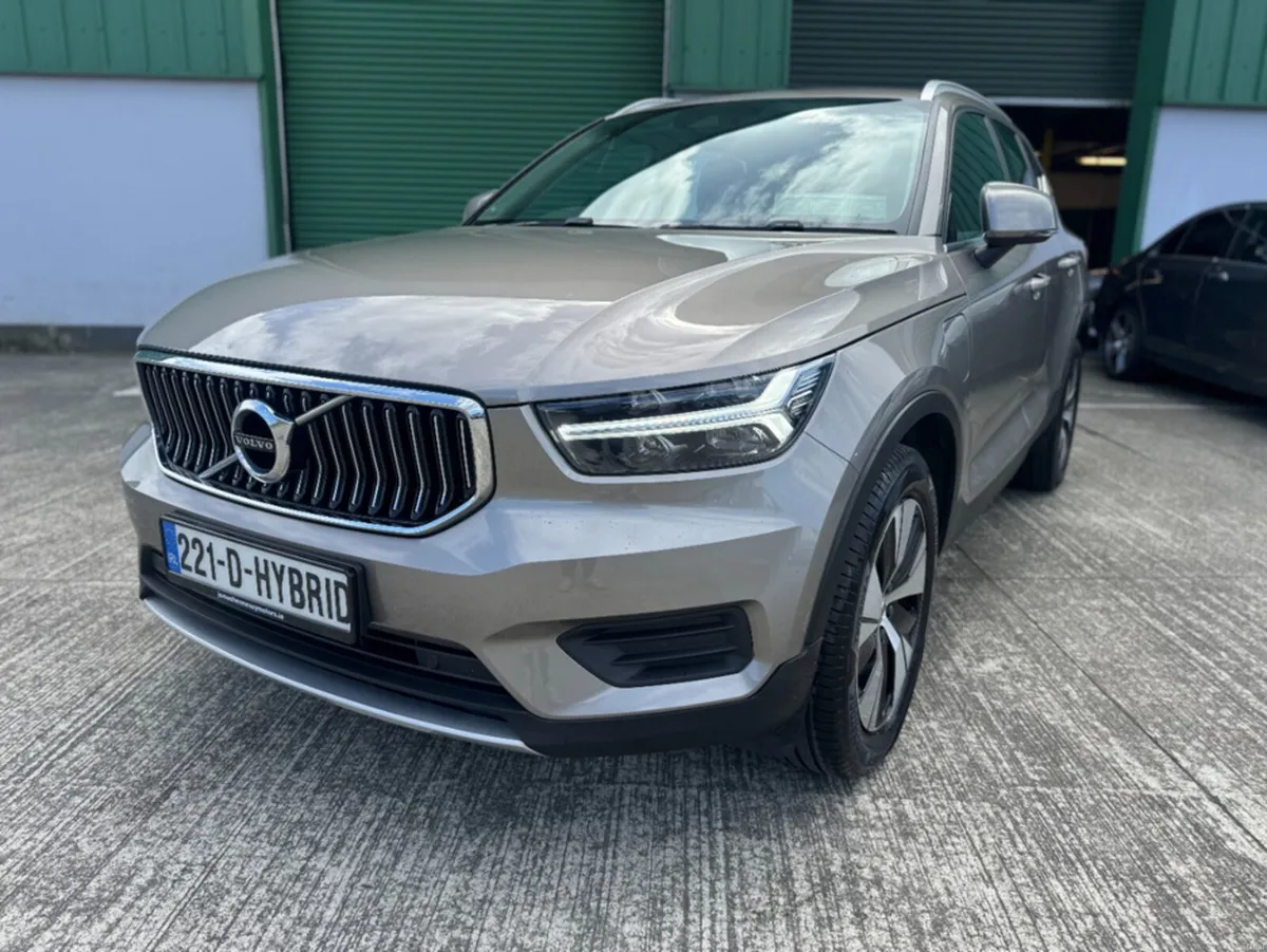 Volvo XC40 ****SPRING SALE**** INSCRIPTION EXP T4R - Image 2