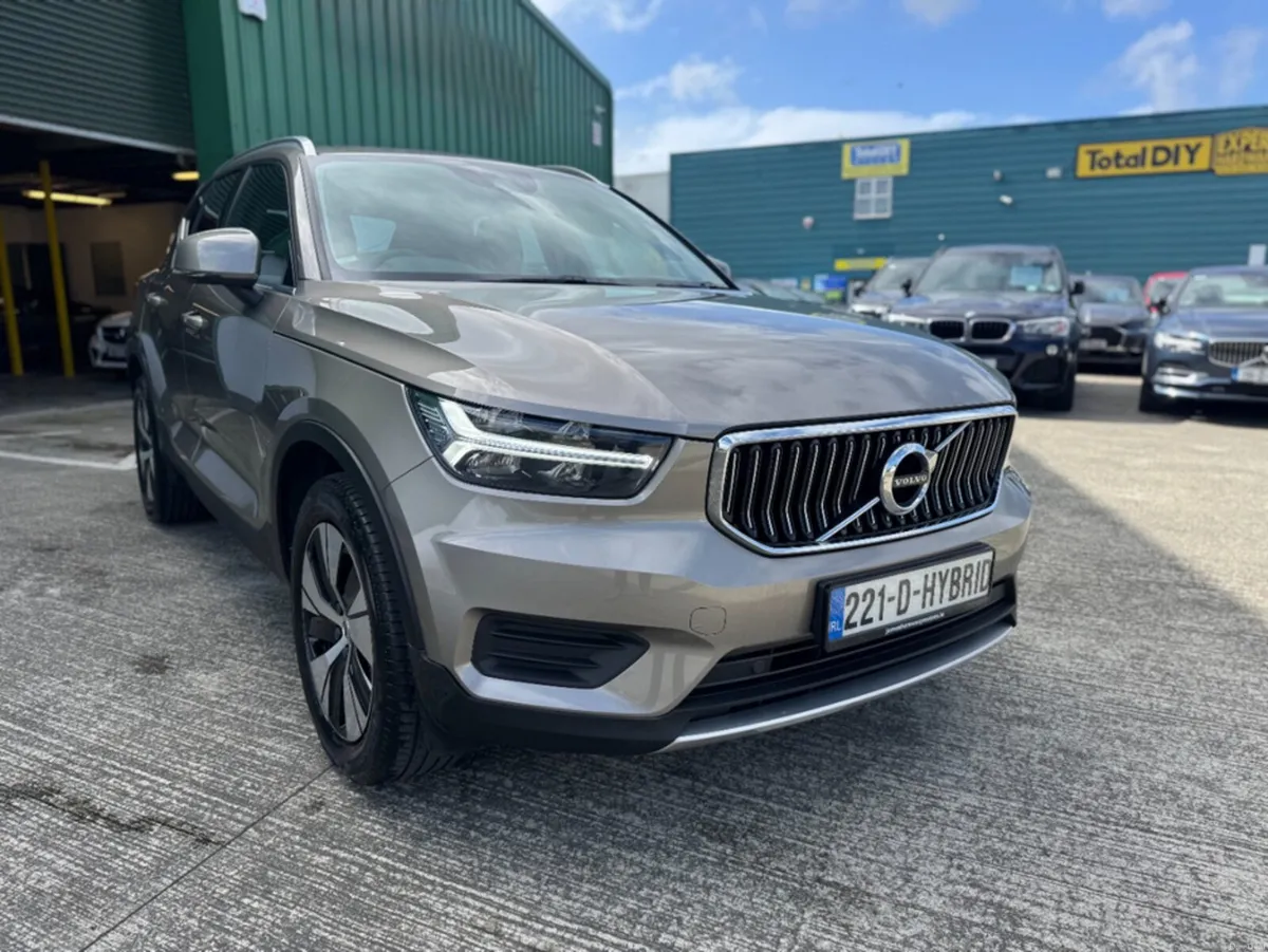 Volvo XC40 ****SPRING SALE**** INSCRIPTION EXP T4R - Image 1