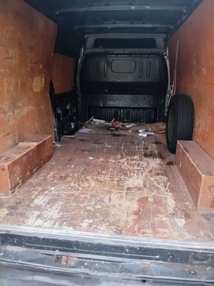 2008 Ford Transit - Image 3