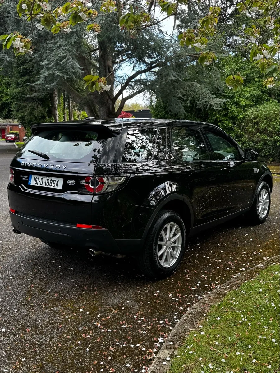 Land Rover Discovery Sport TD4(7 seats) - Image 3