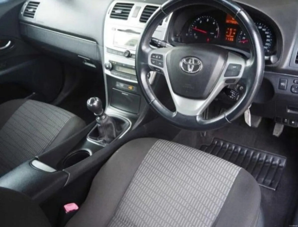 2012 Toyota avensis 2.0 D4D Diesel - Image 4