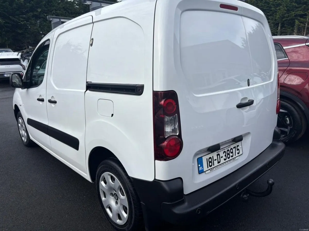 Peugeot Partner 1.6 BlueHDi 75bhp 5 Seats Active - Image 4